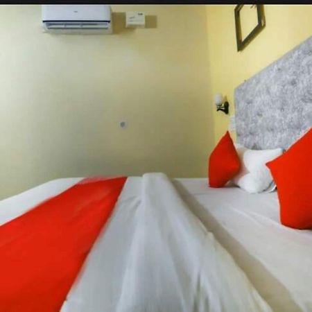 Oyo Green Villa Meerut Ngoại thất bức ảnh