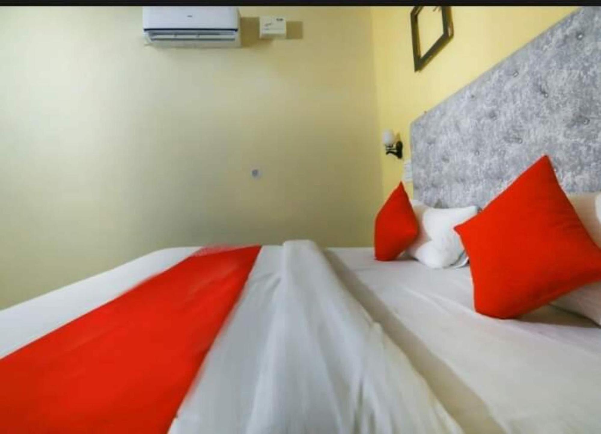Oyo Green Villa Meerut Ngoại thất bức ảnh