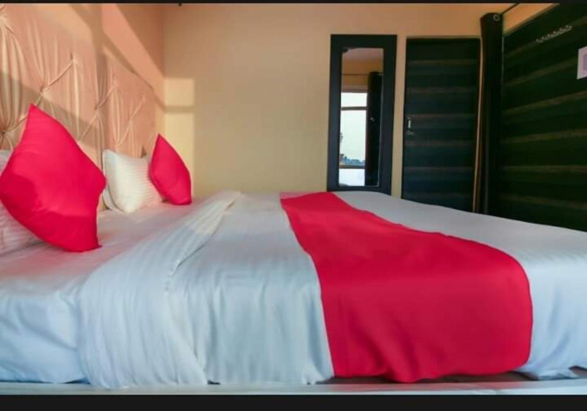Oyo Green Villa Meerut Ngoại thất bức ảnh